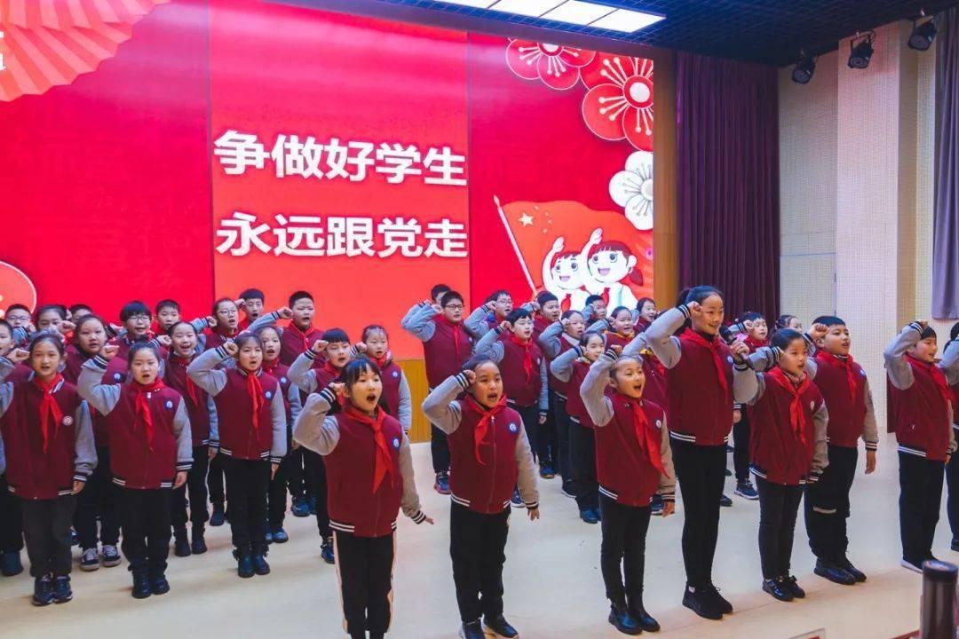 记者:广州队与球员达成协议获准入,这是目前各俱乐部通用操作